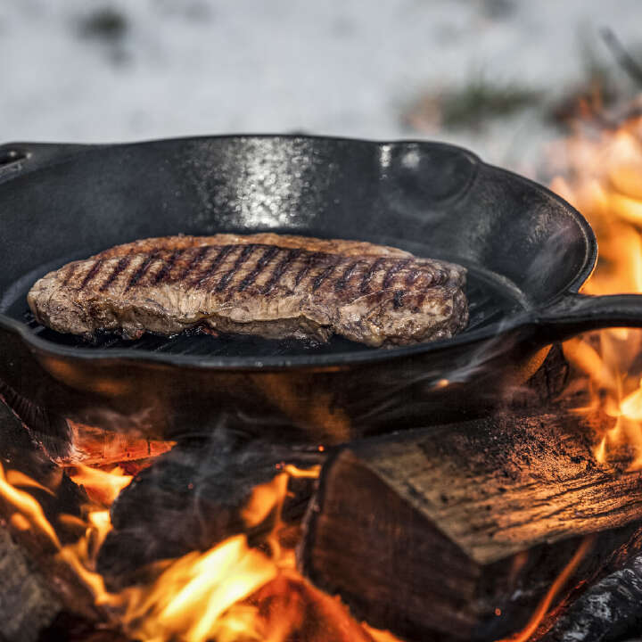 Petromax Grill-Feuerpfanne GP30 mit Stiel